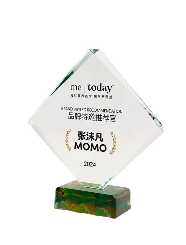 Diamond-shaped Clear and Green Crystal Award