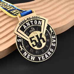 2023-2024 Anton 5K New Years Eve Medal