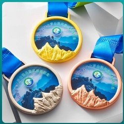 Mountain Climbing Commemorative Medal